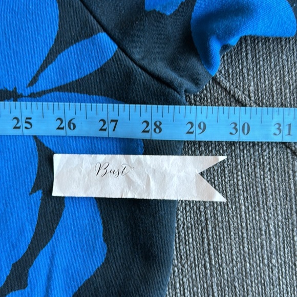 🆕 listing! Stylish sweats (hoodie only) - Picture 6 of 8